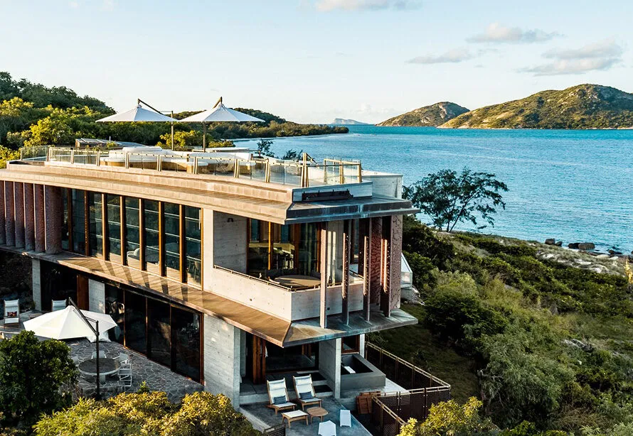 https://www.lizardisland.com.au/wp-content/uploads/2022/08/stay-in-laidback-luxury-890x614.jpg.webp